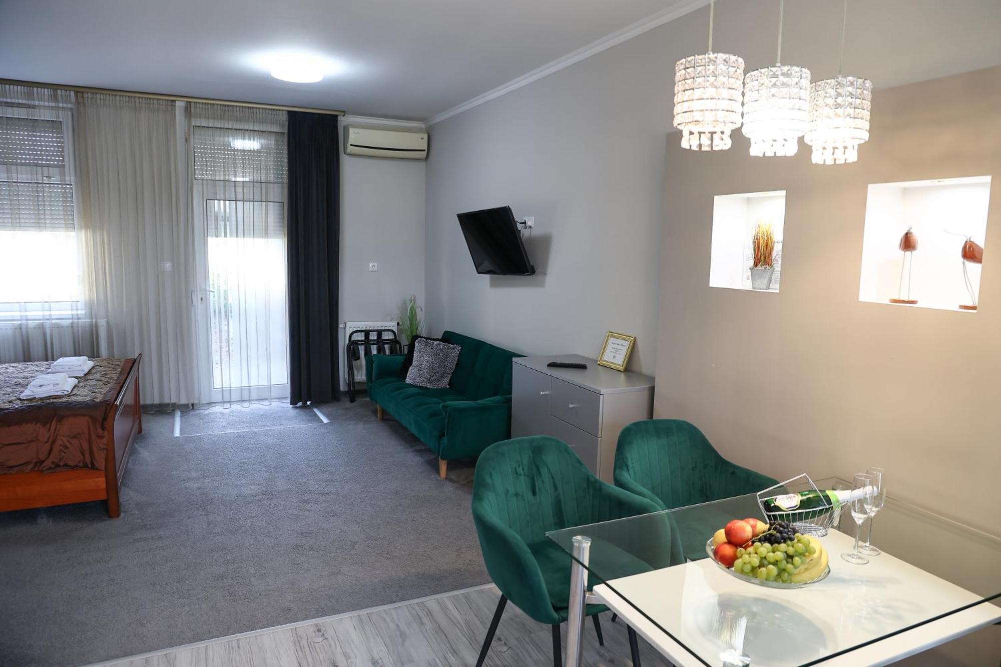 Hotel Forras Komarom Ngoại thất bức ảnh