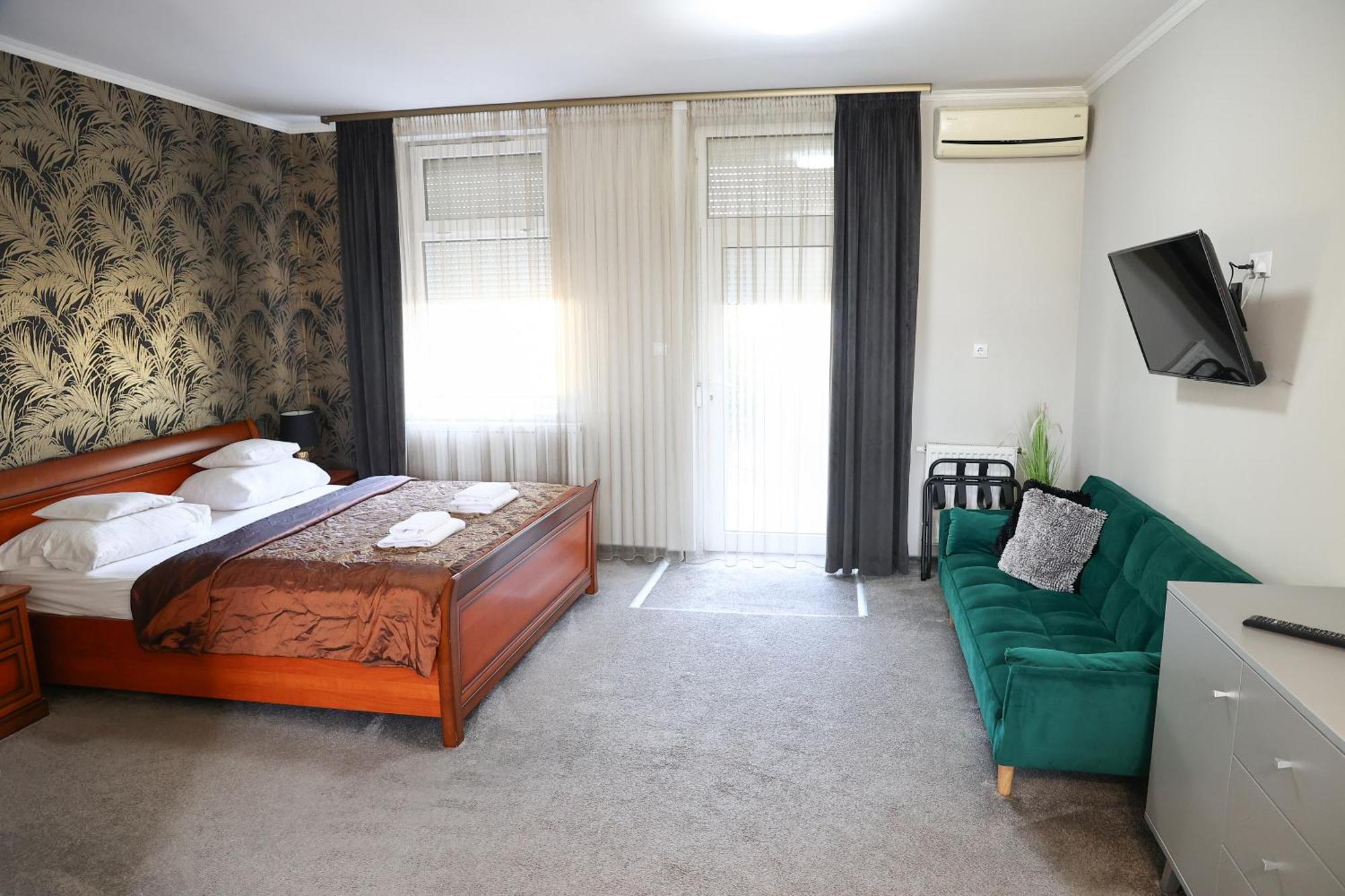 Hotel Forras Komarom Ngoại thất bức ảnh