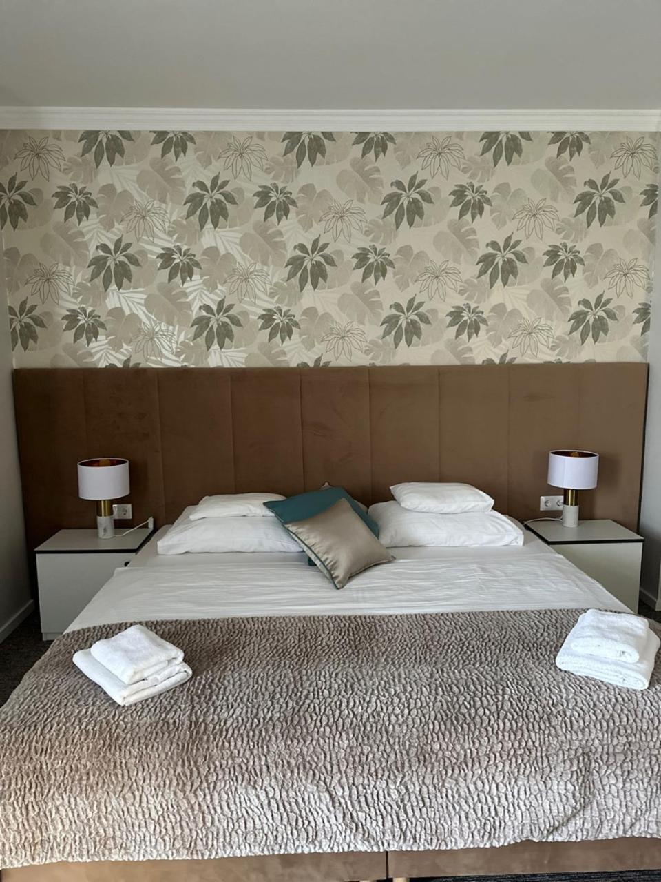 Hotel Forras Komarom Ngoại thất bức ảnh
