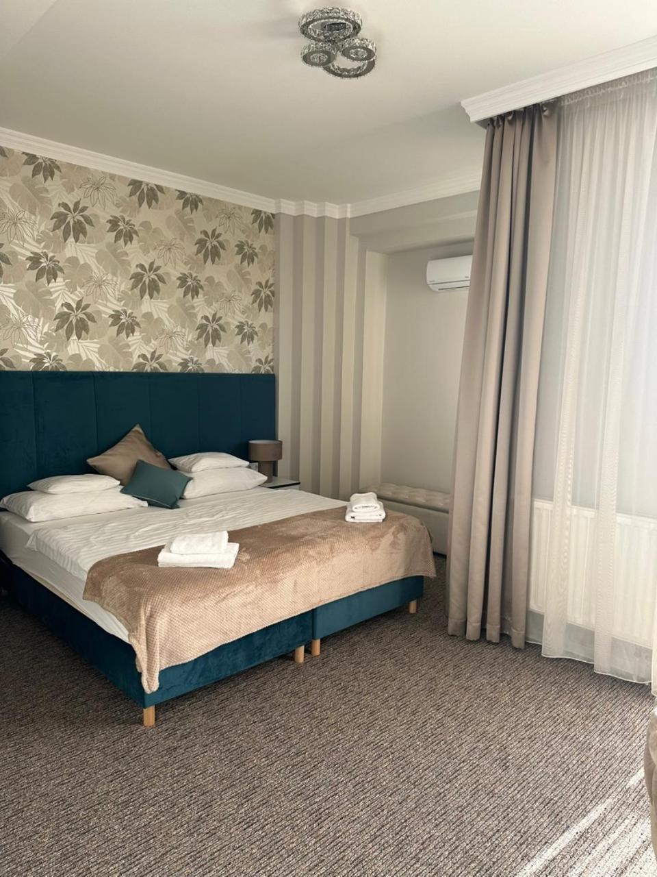 Hotel Forras Komarom Ngoại thất bức ảnh