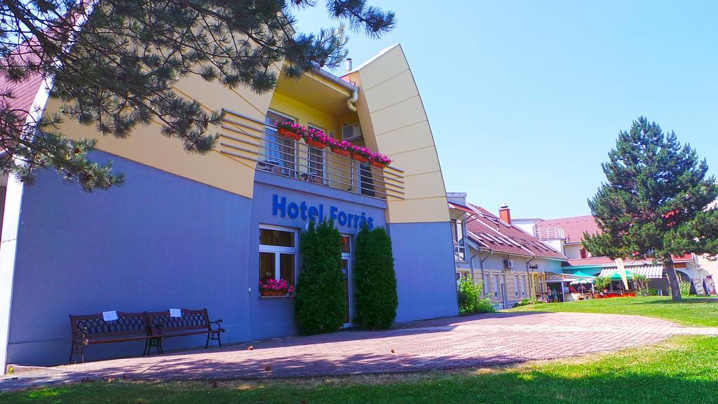 Hotel Forras Komarom Ngoại thất bức ảnh