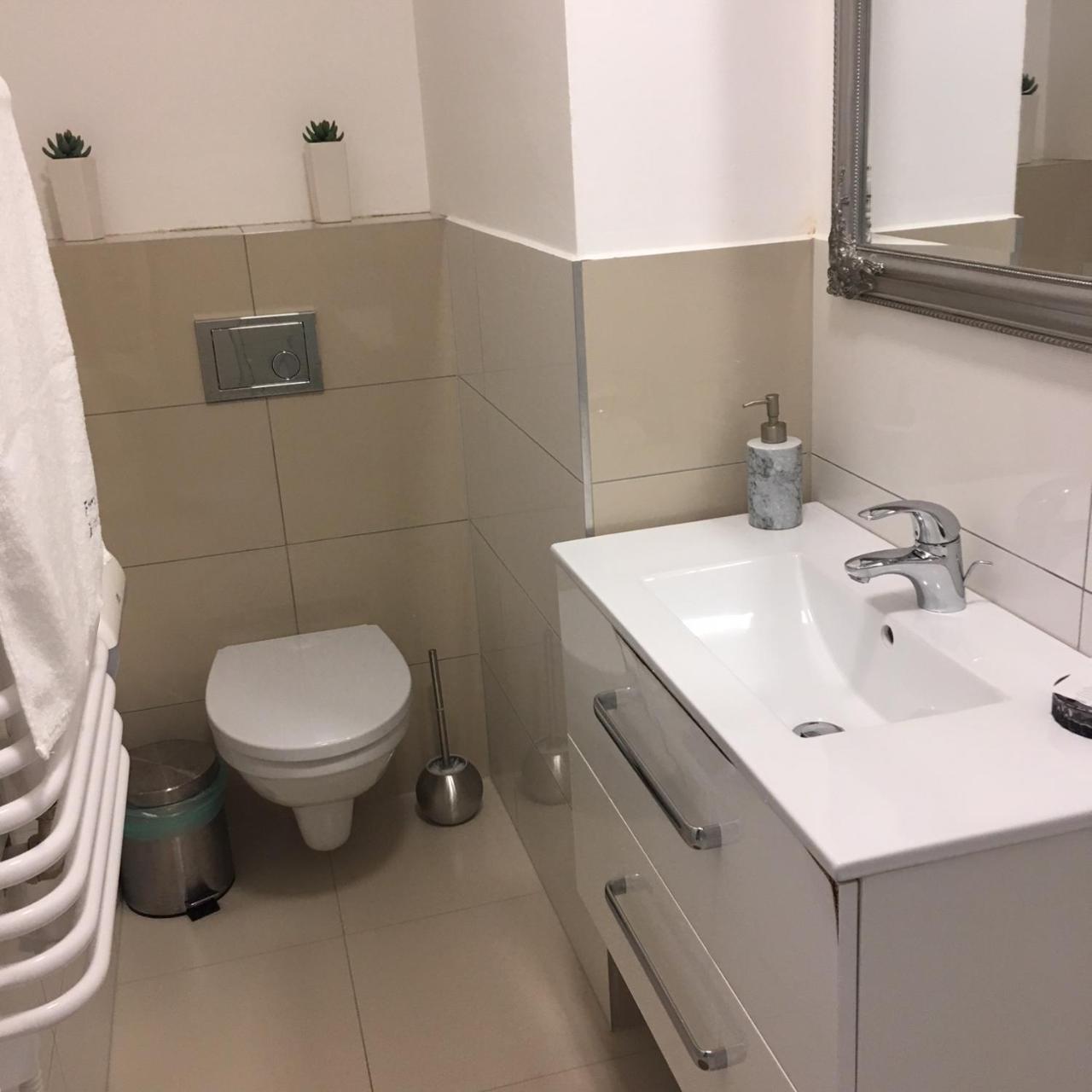 Hotel Forras Komarom Ngoại thất bức ảnh